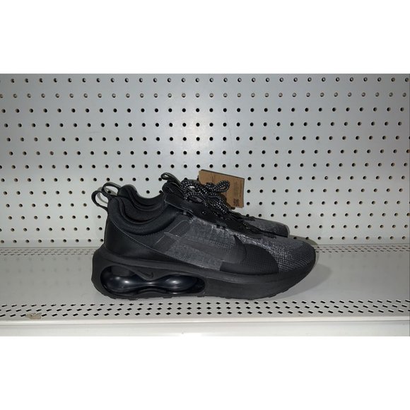 Nike | Shoes | Nike Air Max 22 Triple Black Mens Athletic  display picture 3